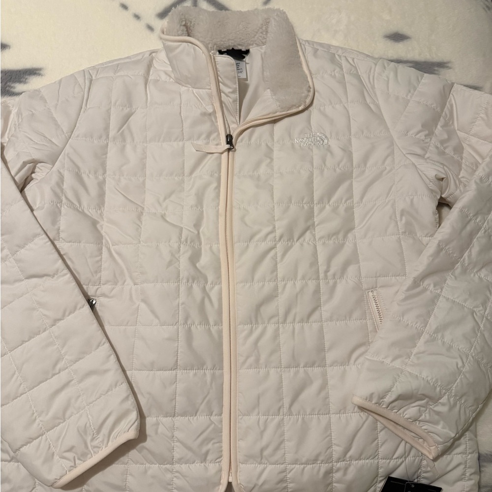 North face Women's Cream Quilted Jacket nwt